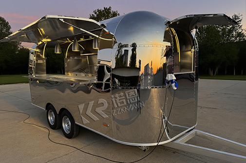 5m Airstream-stijl voedseltrailer
