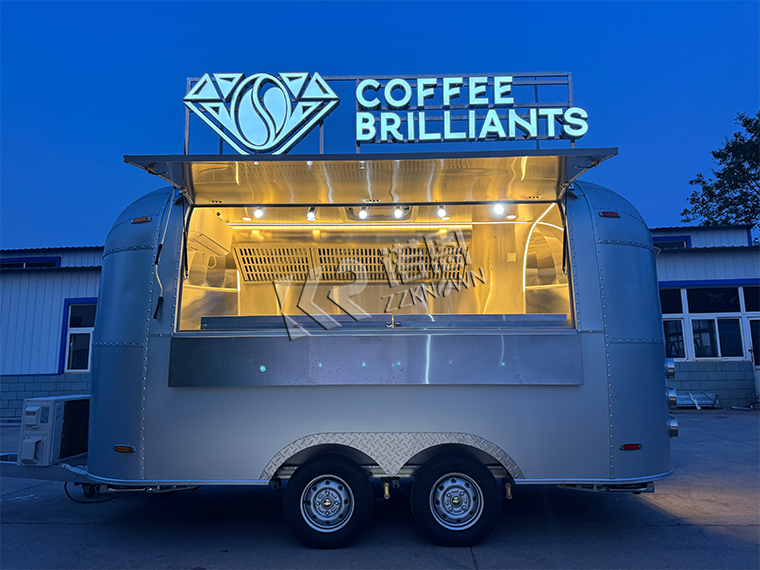 Real project image showing the ZZKNOWN KN-QF400 mobile food trailer