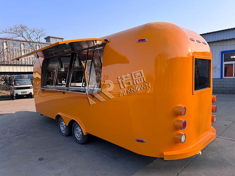 5.7 Meter Custom Food Truck for Sale 