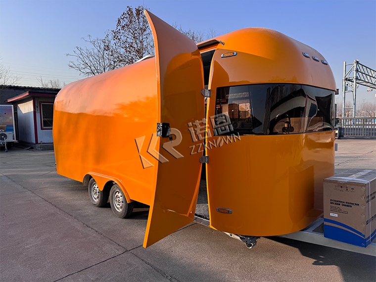 5.7 Meter Custom Food Truck for Sale 