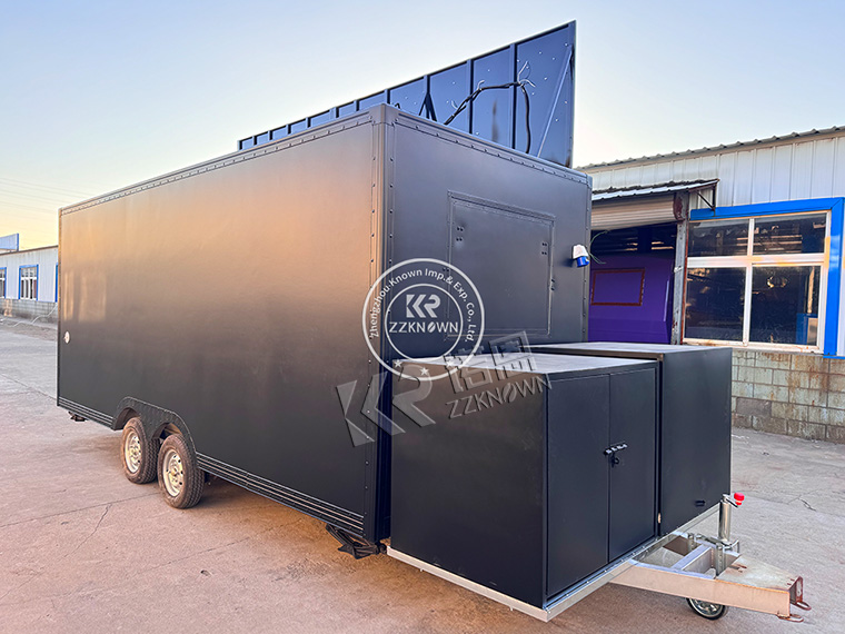 stainless-steel-milk-tea-bar-in-food-truck