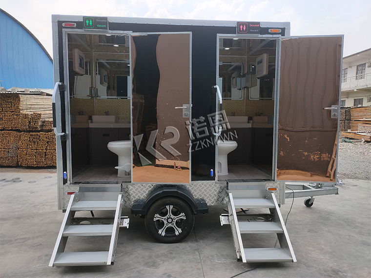 Mobile toilet trailer