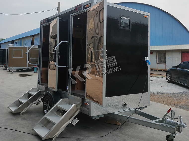 Mobile toilet trailer