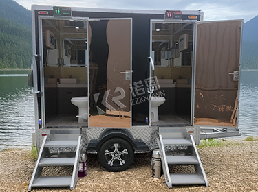 Mobile toilet trailer