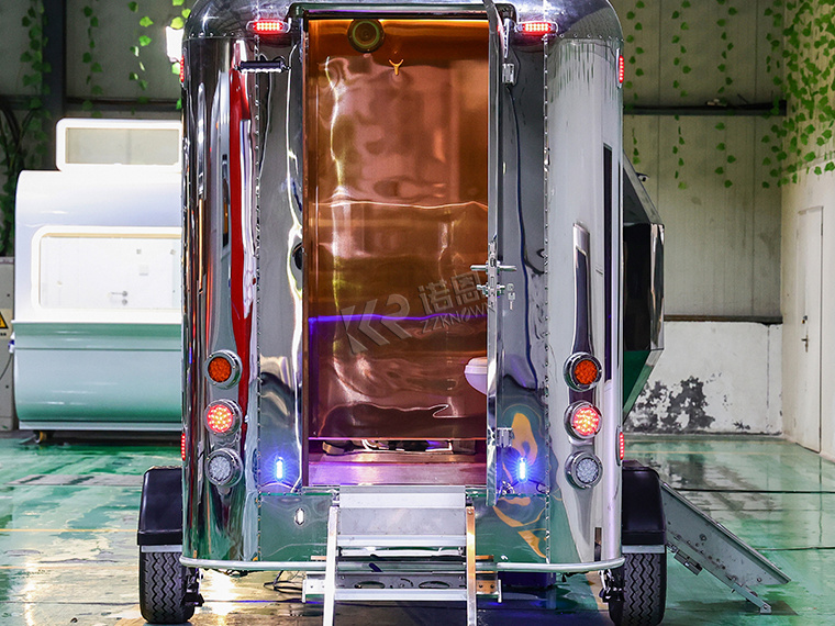 Luxury 2 Stall Portable Toilets Trailer For Wedding