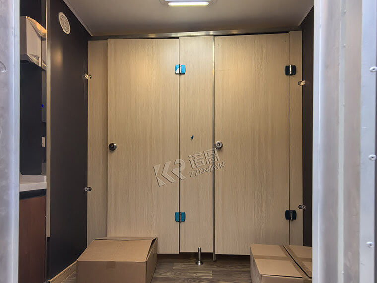 Luxusná kúpeľňa prenosná toaleta mobilná toaleta príves