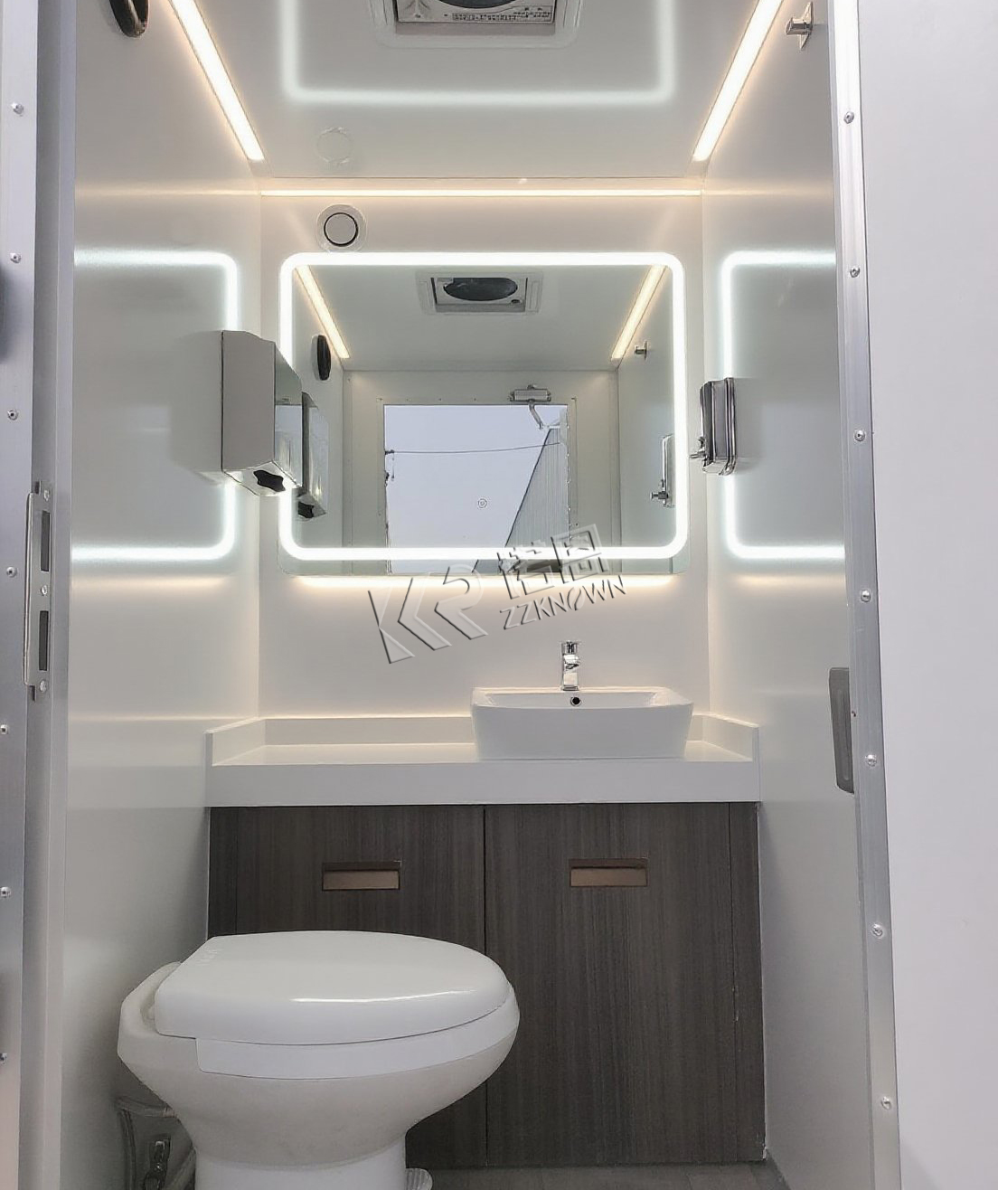Luxury Portable Toilet Trailer Review – Is It Worth the Investment?